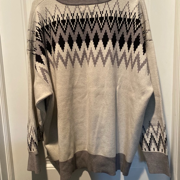 Cupcakes and Cashmere 2x sweater - Picture 5 of 5